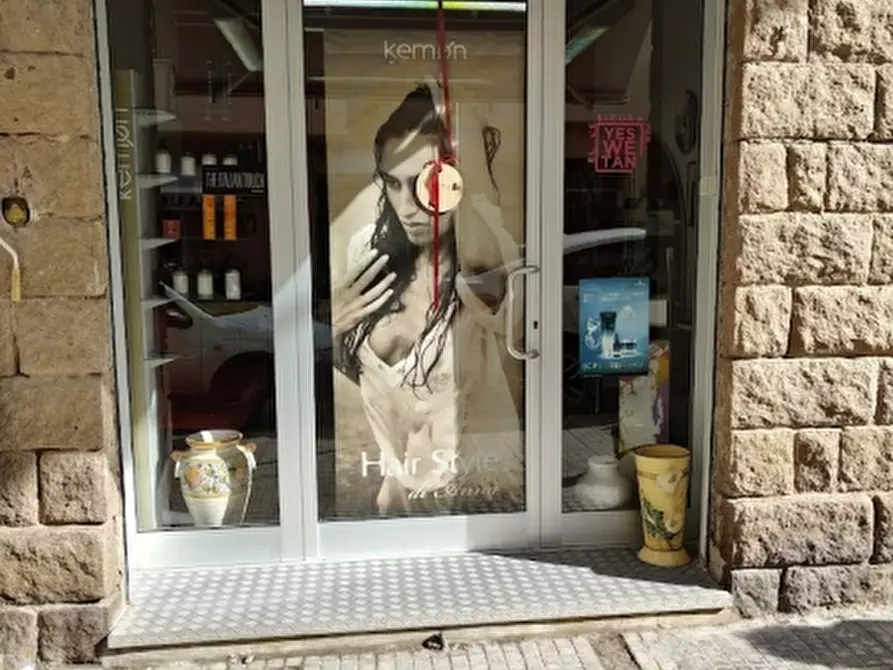 Immagine 1 di Locale commerciale in vendita  in Via Sassari a Alghero