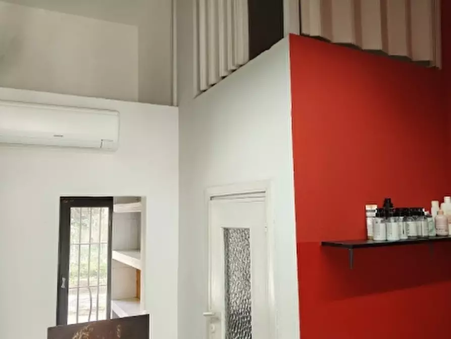 Immagine 11 di Locale commerciale in vendita  in Via Sassari a Alghero