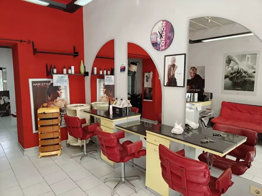 Immagine 5 di Locale commerciale in vendita  in Via Sassari a Alghero