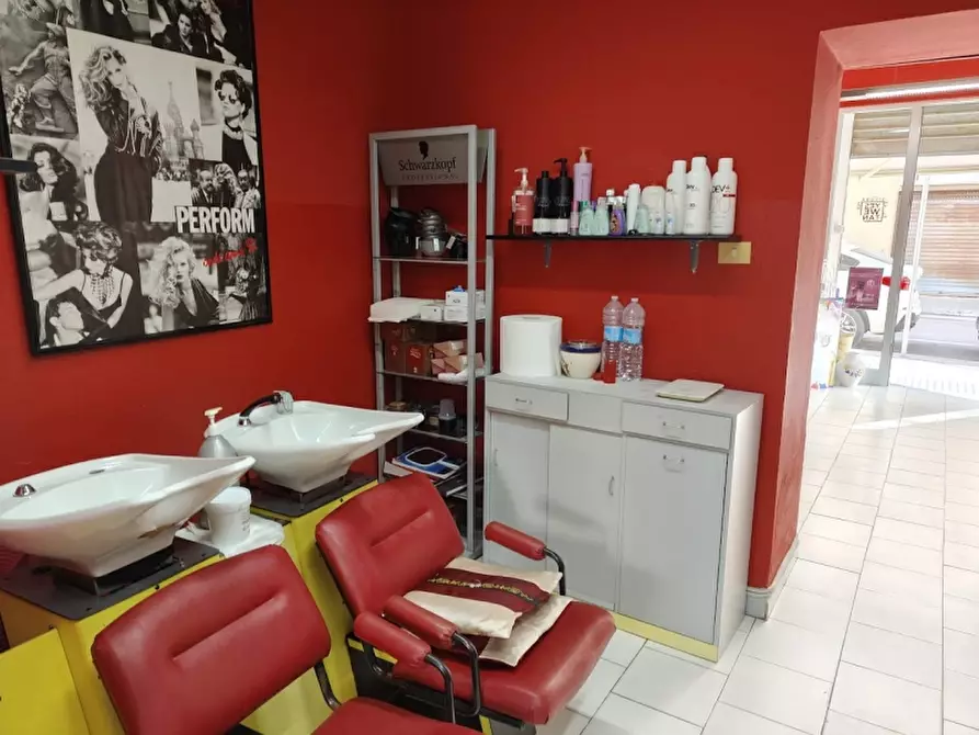 Immagine 8 di Locale commerciale in vendita  in Via Sassari a Alghero