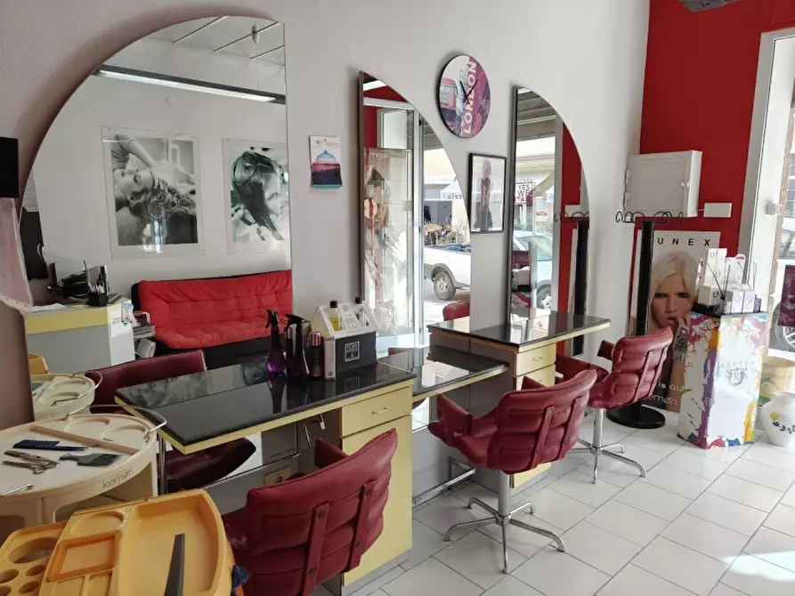 Immagine 9 di Locale commerciale in vendita  in Via Sassari a Alghero