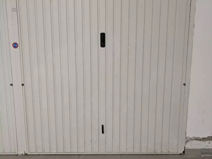 Immagine 1 di Box auto in vendita  in Via Degli Orti 93/B a Alghero