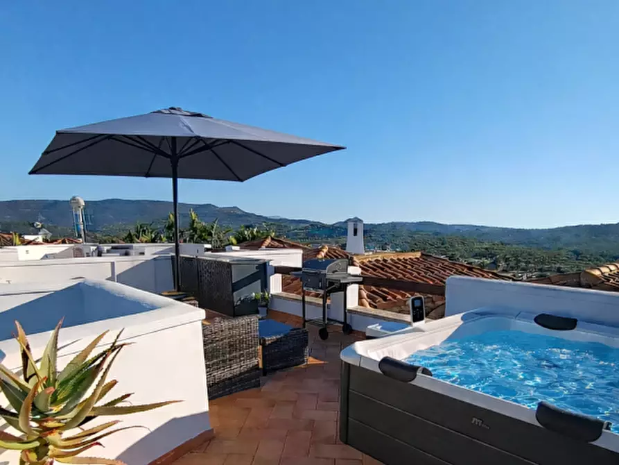 Immagine 1 di Appartamento in vendita  a Alghero