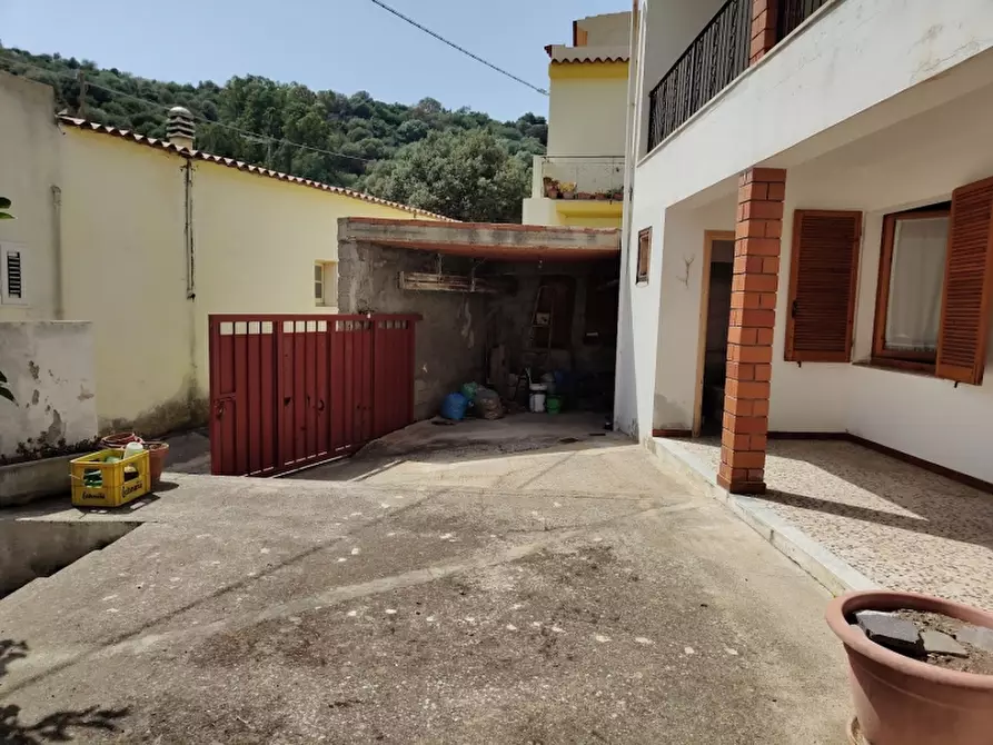 Immagine 10 di Appartamento in vendita  a Onifai