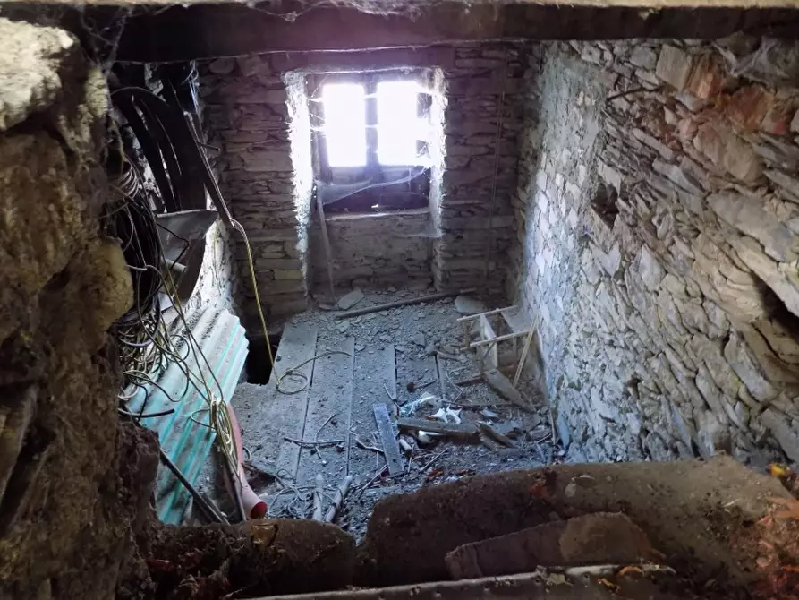 Immagine 2 di Rustico / casale in vendita  a Borgomaro