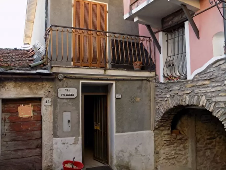 Immagine 1 di Casa semindipendente in vendita  a Borgomaro