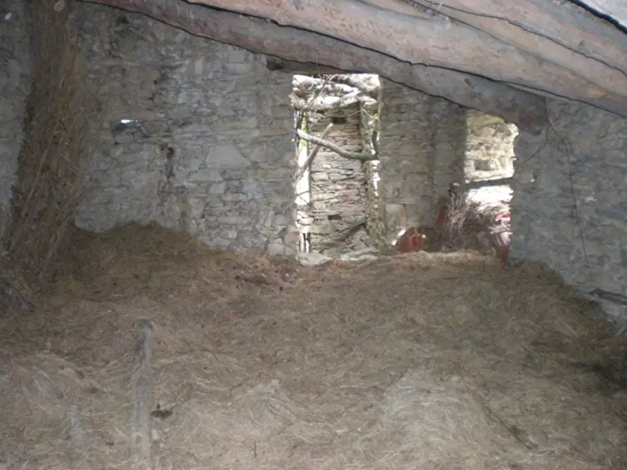 Immagine 4 di Rustico / casale in vendita  a Vessalico