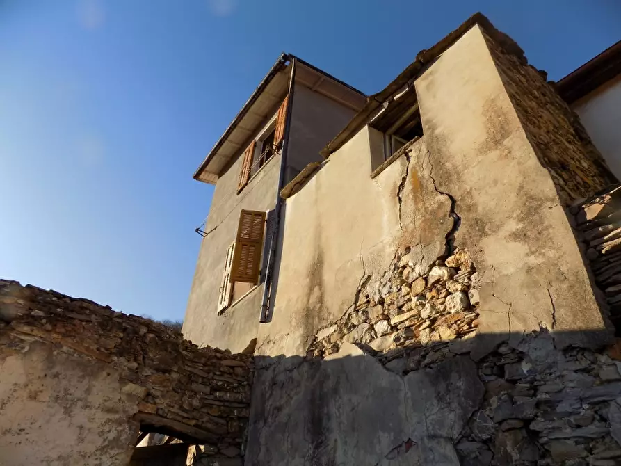 Immagine 4 di Casa semindipendente in vendita  a Borgomaro