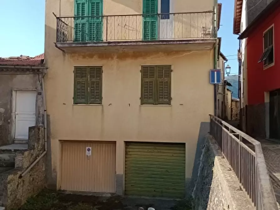 Immagine 1 di Porzione di casa in vendita  a Aurigo