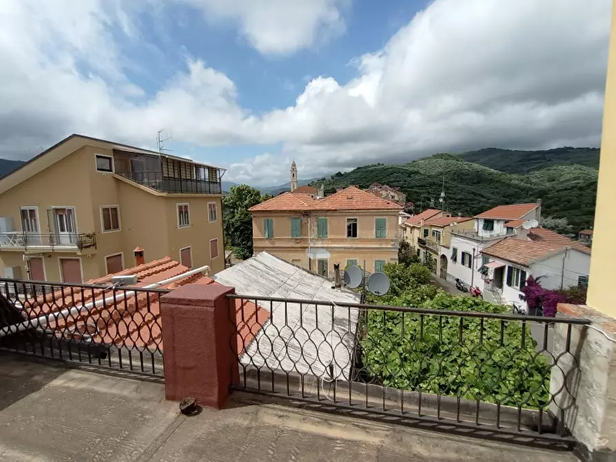 Immagine 1 di Appartamento in vendita  a Imperia