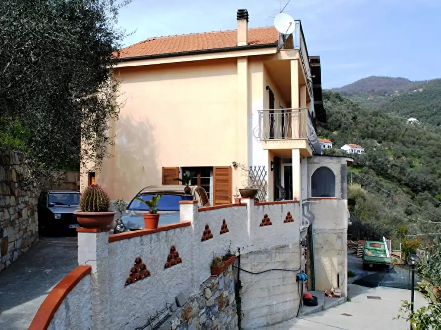 Immagine 1 di Porzione di casa in vendita  a Pontedassio