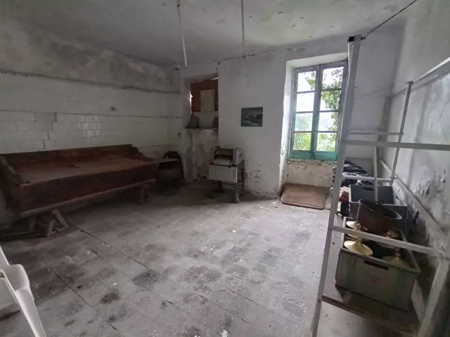 Immagine 10 di Porzione di casa in vendita  a Imperia