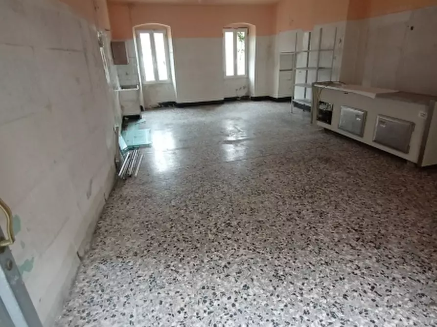 Immagine 11 di Porzione di casa in vendita  a Imperia