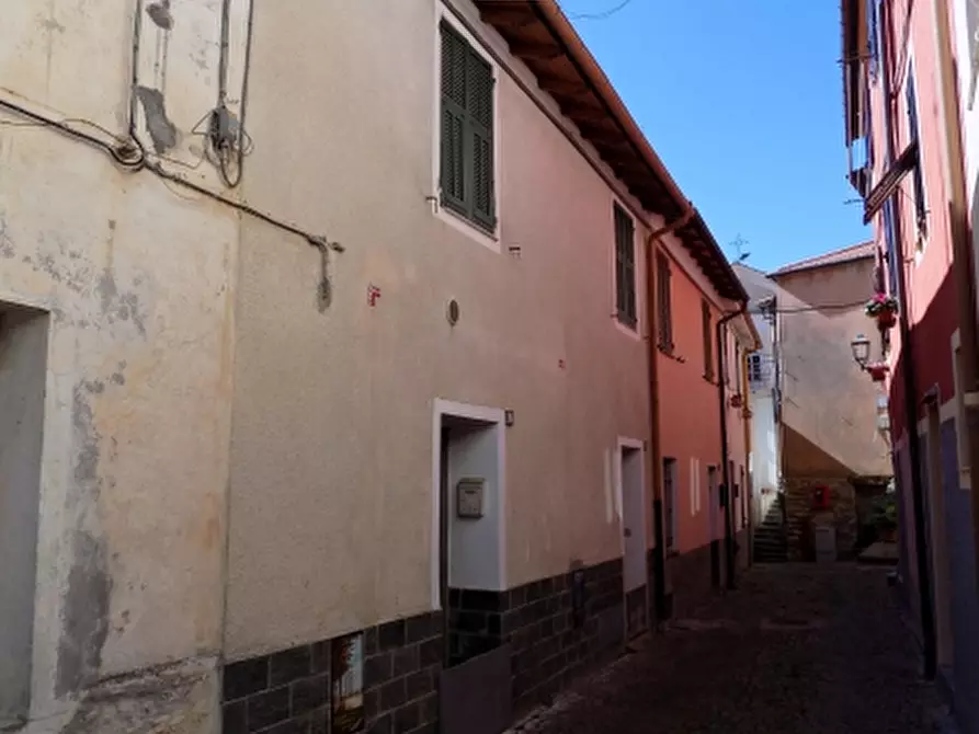 Immagine 2 di Porzione di casa in vendita  a Aurigo