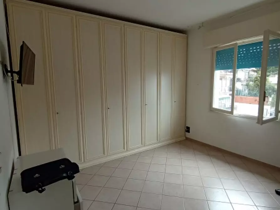 Immagine 4 di Appartamento in vendita  a Imperia