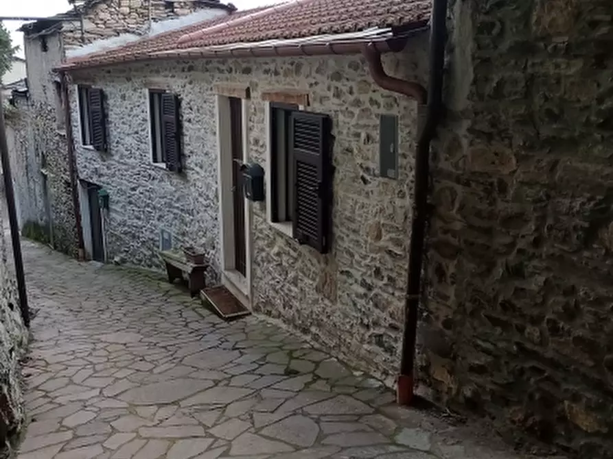 Immagine 1 di Porzione di casa in vendita  a Rezzo