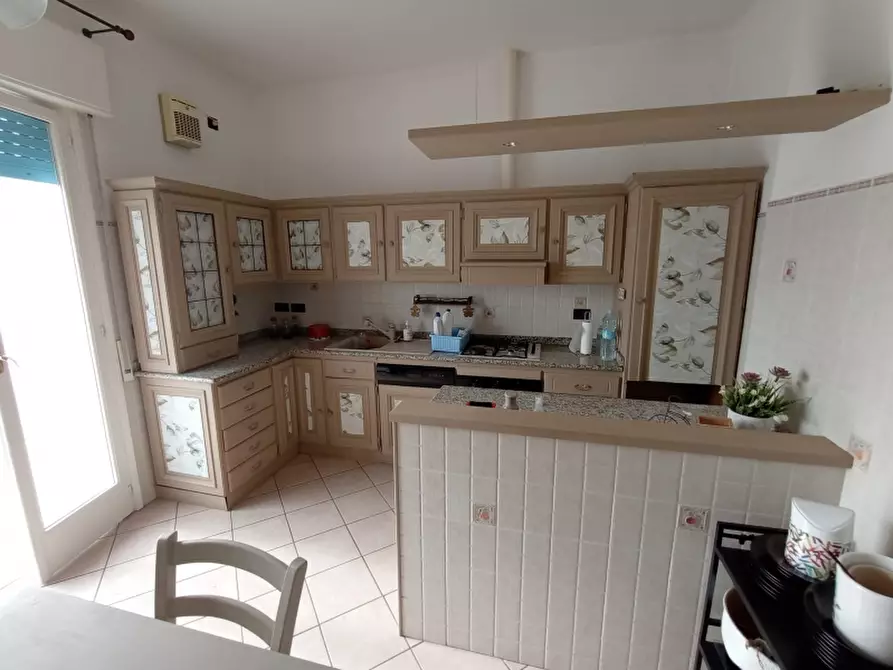 Immagine 1 di Appartamento in vendita  a Imperia