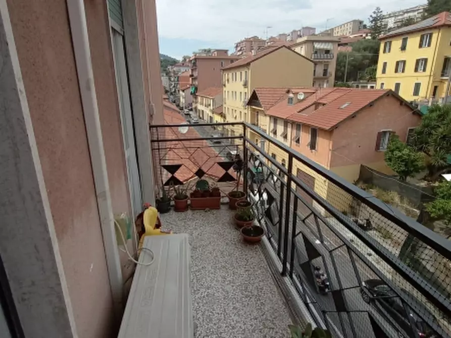 Immagine 3 di Appartamento in vendita  a Imperia