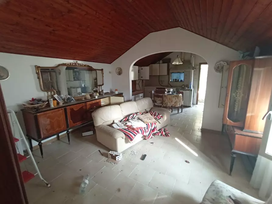 Immagine 3 di Casa indipendente in vendita  a Imperia