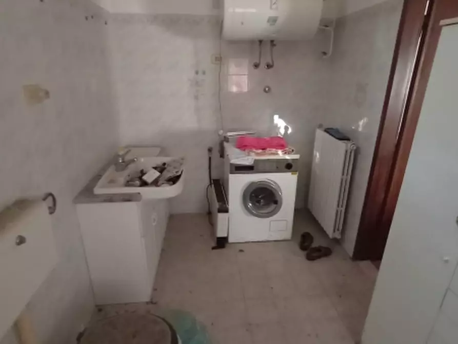 Immagine 9 di Casa indipendente in vendita  a Imperia