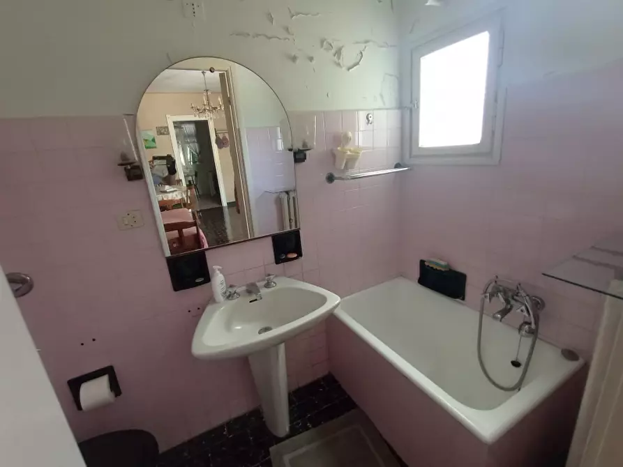 Immagine 8 di Appartamento in vendita  a Imperia