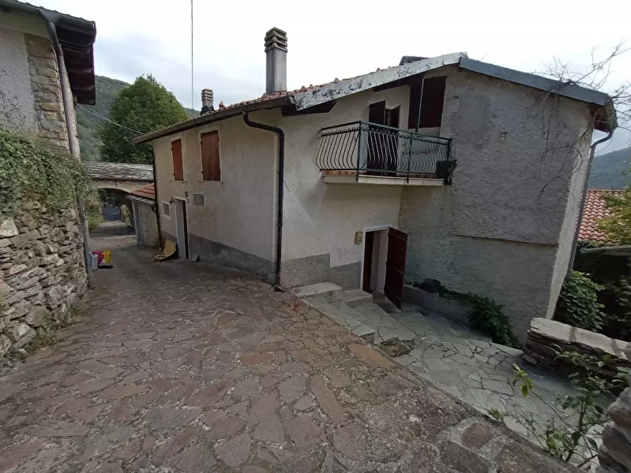 Immagine 1 di Casa indipendente in vendita  a Rezzo