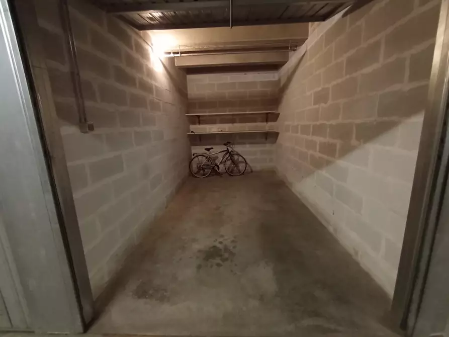 Immagine 3 di Box auto in vendita  a Imperia