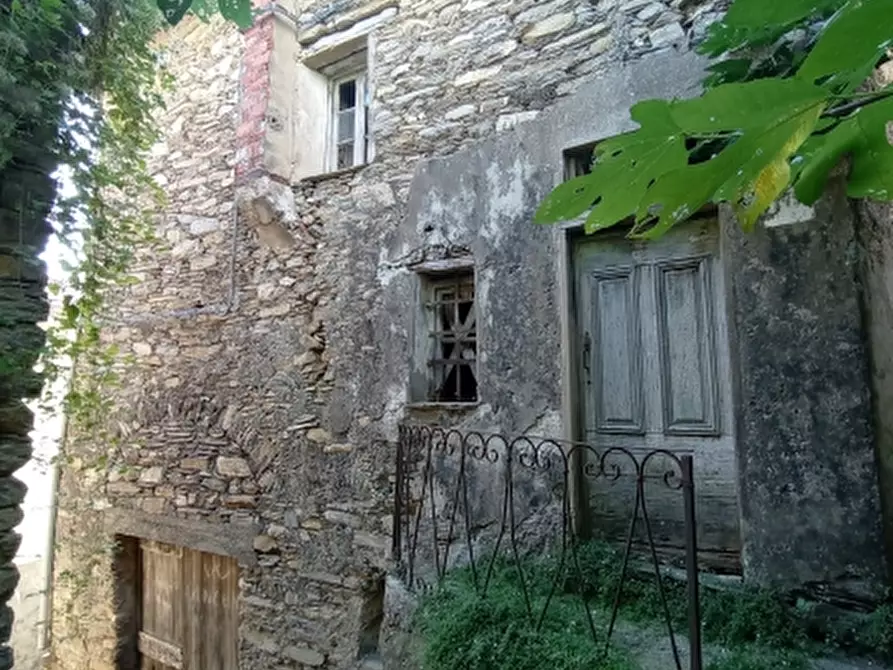 Immagine 2 di Rustico / casale in vendita  a Borgomaro
