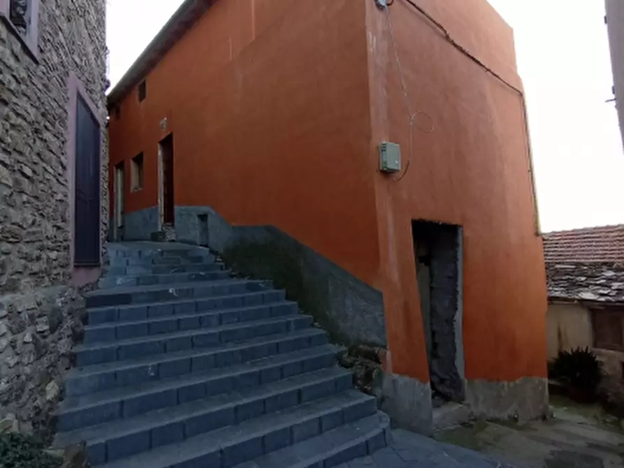 Immagine 3 di Porzione di casa in vendita  a Cesio