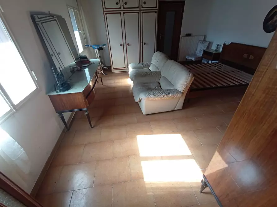 Immagine 6 di Casa indipendente in vendita  a Imperia