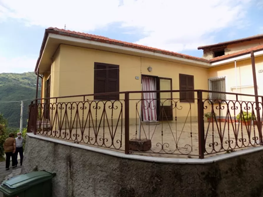 Immagine 1 di Porzione di casa in vendita  in via cavour 30 a Borgomaro