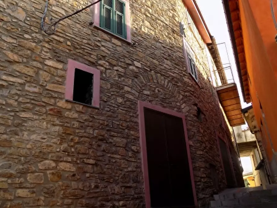 Immagine 9 di Casa semindipendente in vendita  a Cesio