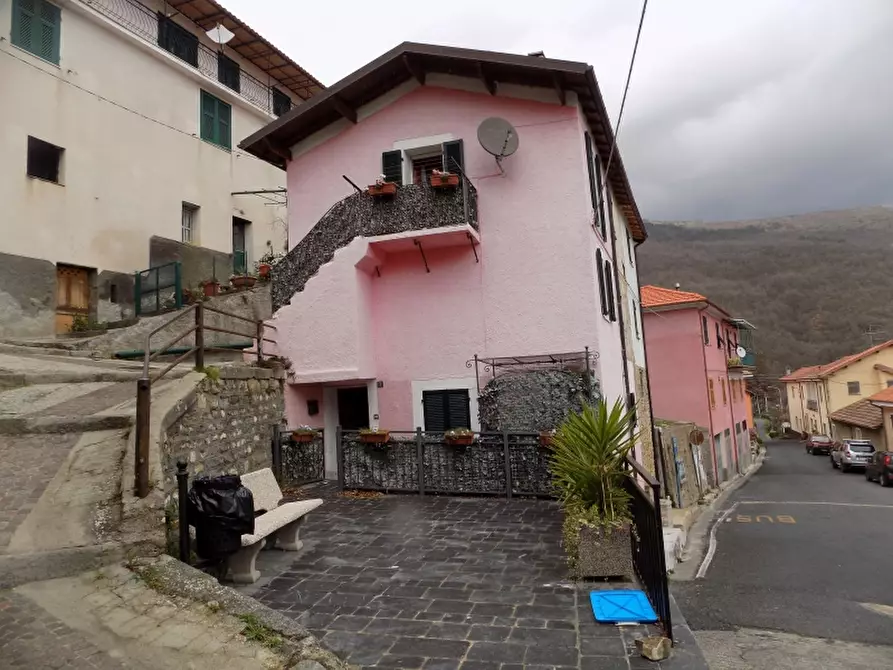 Immagine 1 di Porzione di casa in vendita  a Aurigo