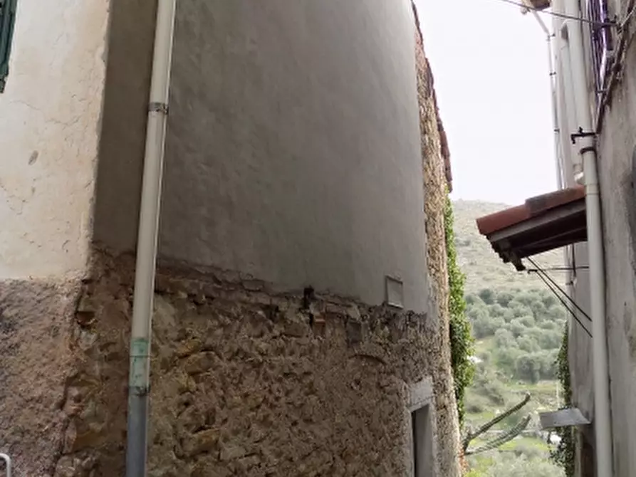 Immagine 9 di Porzione di casa in vendita  a Imperia