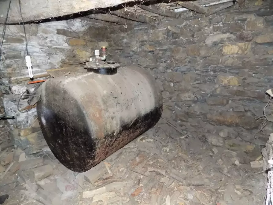 Immagine 11 di Casa semindipendente in vendita  a Borgomaro