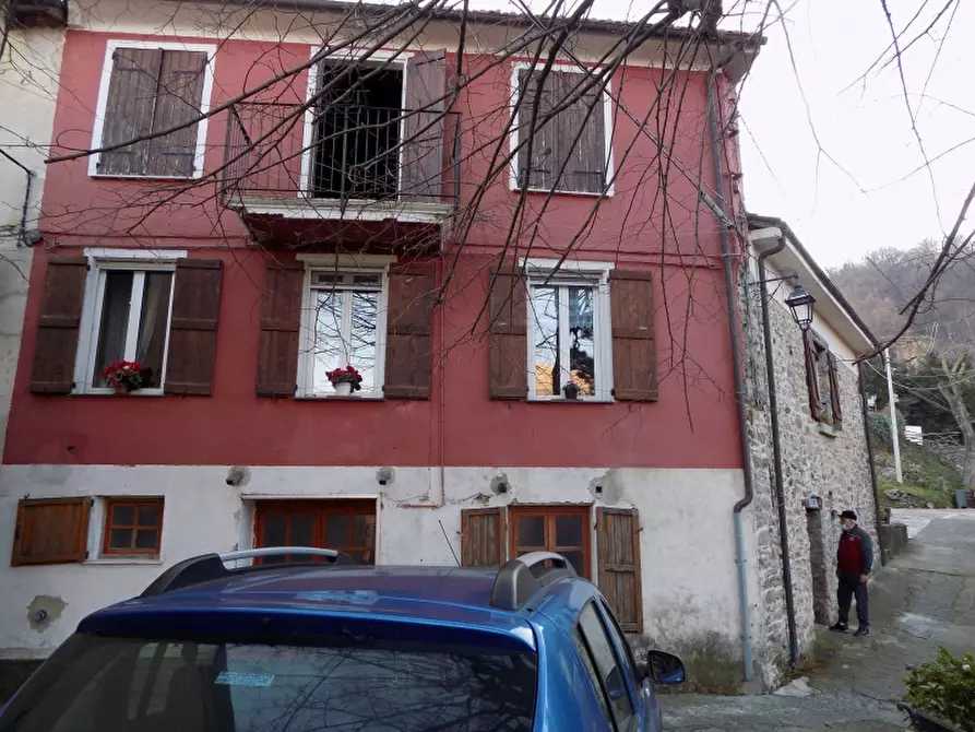 Immagine 1 di Casa semindipendente in vendita  in VIA CASTELLO DEI VENTIMIGLIA LASCARIS 5 a Borgomaro