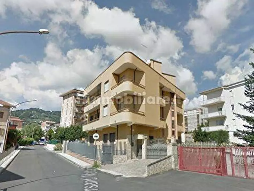 Immagine 14 di Appartamento in vendita  in Via Piersanti Mattarella a Lamezia Terme