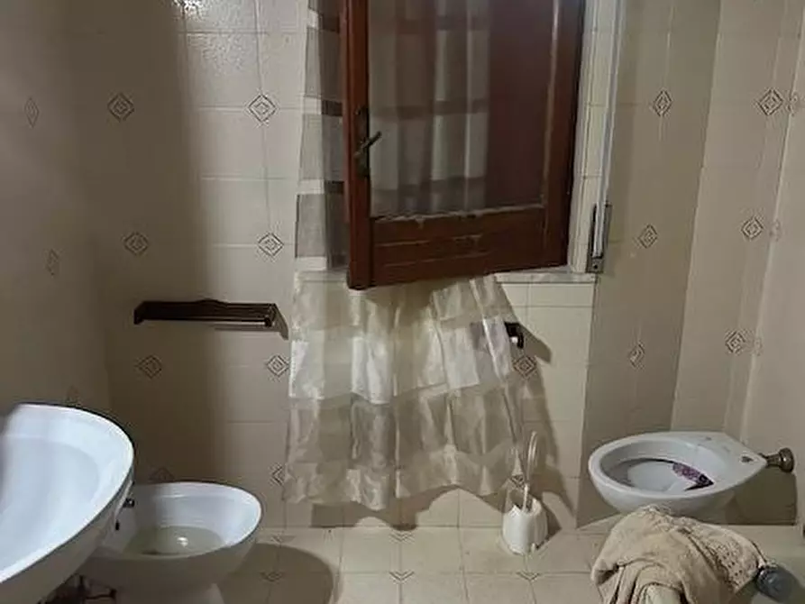 Immagine 15 di Villa in vendita  in VIA MONZA a Castel Volturno