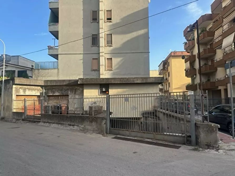 Immagine 4 di Locale commerciale in affitto  in via   martiri d'ungheria 1 a Santa Maria Capua Vetere