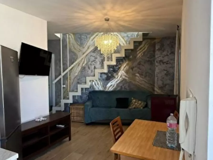 Immagine 6 di Appartamento in affitto  in Via Domiziana, km 39/00, 8 145 a Castel Volturno