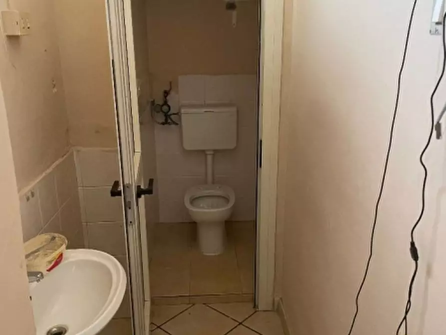 Immagine 6 di Locale commerciale in vendita  in via  acerbo 60 a Lusciano