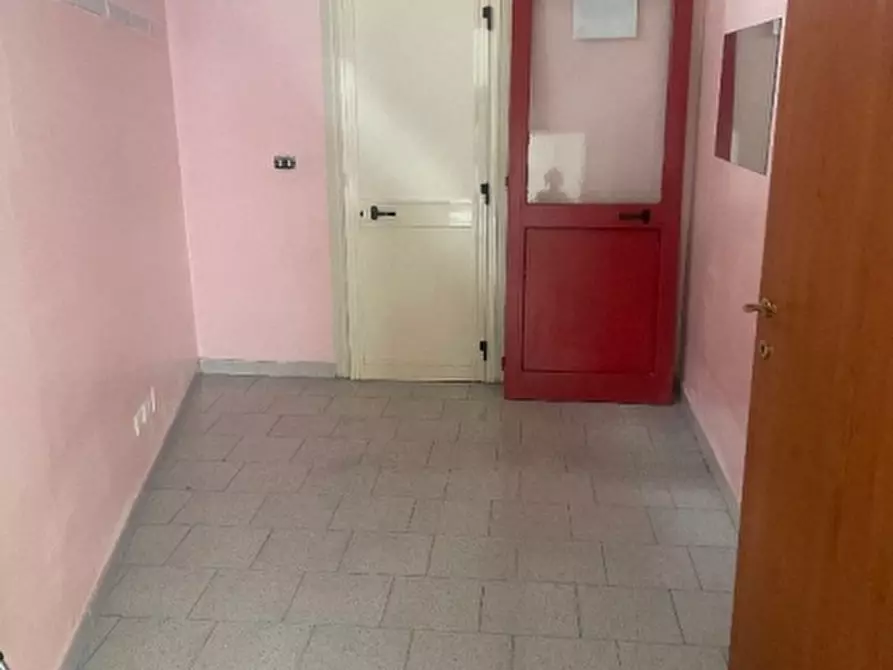 Immagine 2 di Locale commerciale in affitto  in VIA  GRAMSCI SNC a Parete