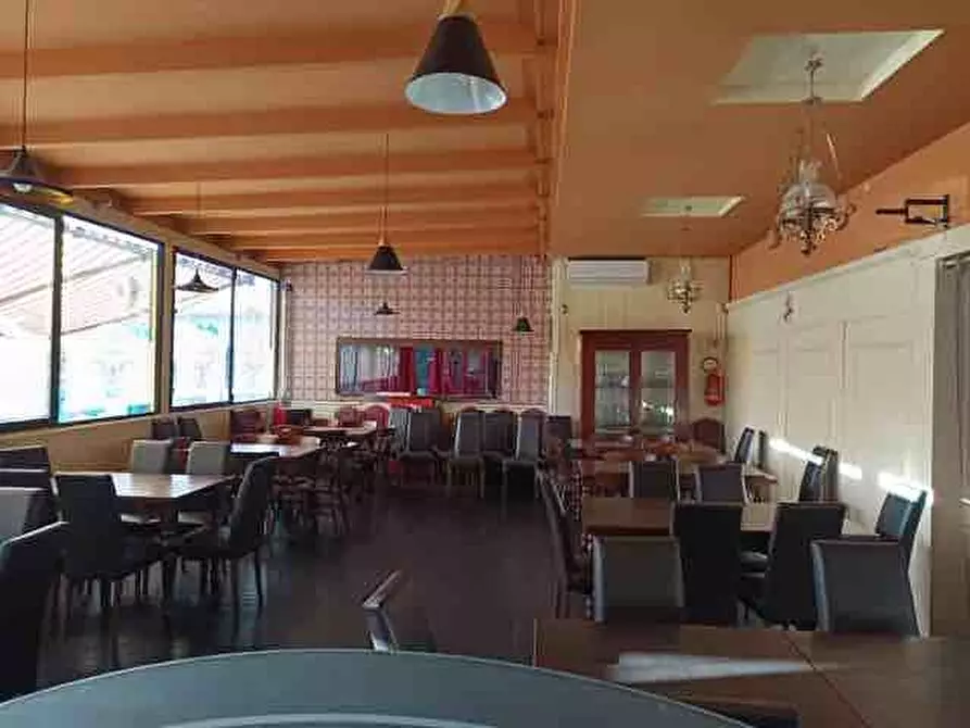 Immagine 9 di Attività commerciale in vendita  in VIA  OLIMPICO 220 a Aversa