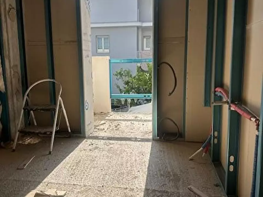 Immagine 7 di Villetta a schiera in vendita  in via Basile a Parete