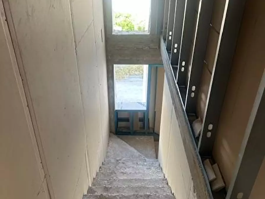 Immagine 20 di Villetta a schiera in vendita  in via Basile a Parete