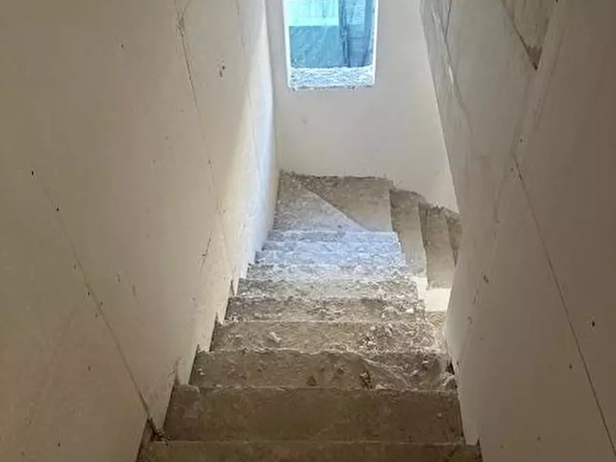 Immagine 21 di Villetta a schiera in vendita  in via Basile a Parete