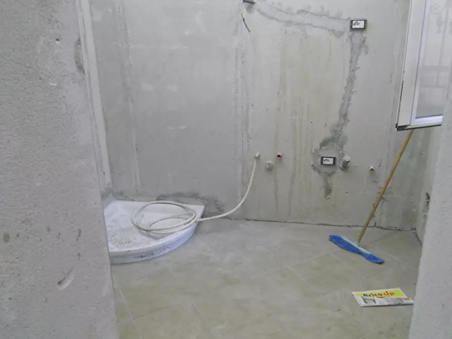 Immagine 1 di Monolocale in vendita  in piazza magenta a Aversa