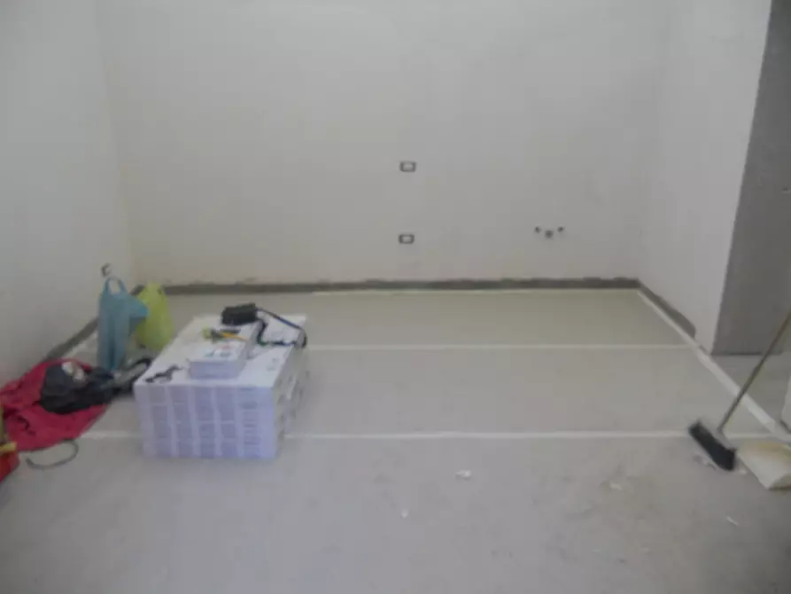 Immagine 2 di Monolocale in vendita  in piazza magenta a Aversa