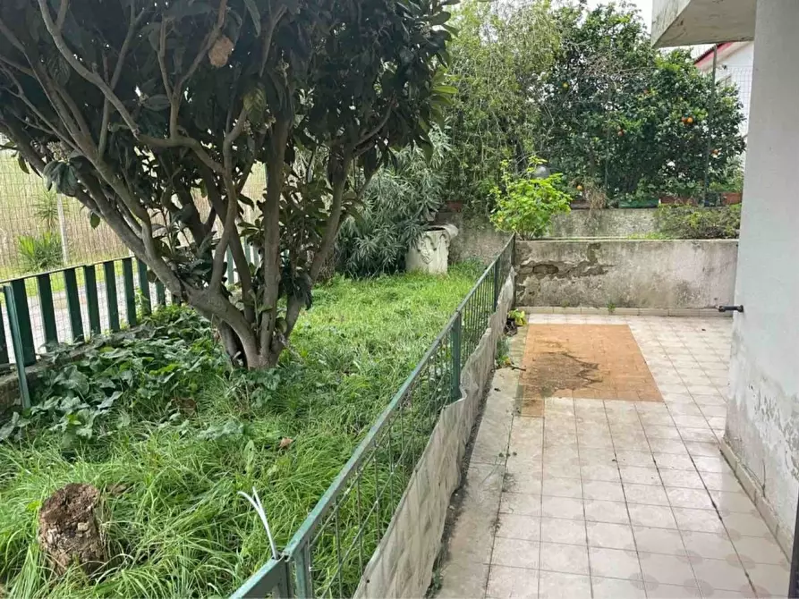 Immagine 2 di Villa in vendita  in VIA   FIUME SNC a Castel Volturno