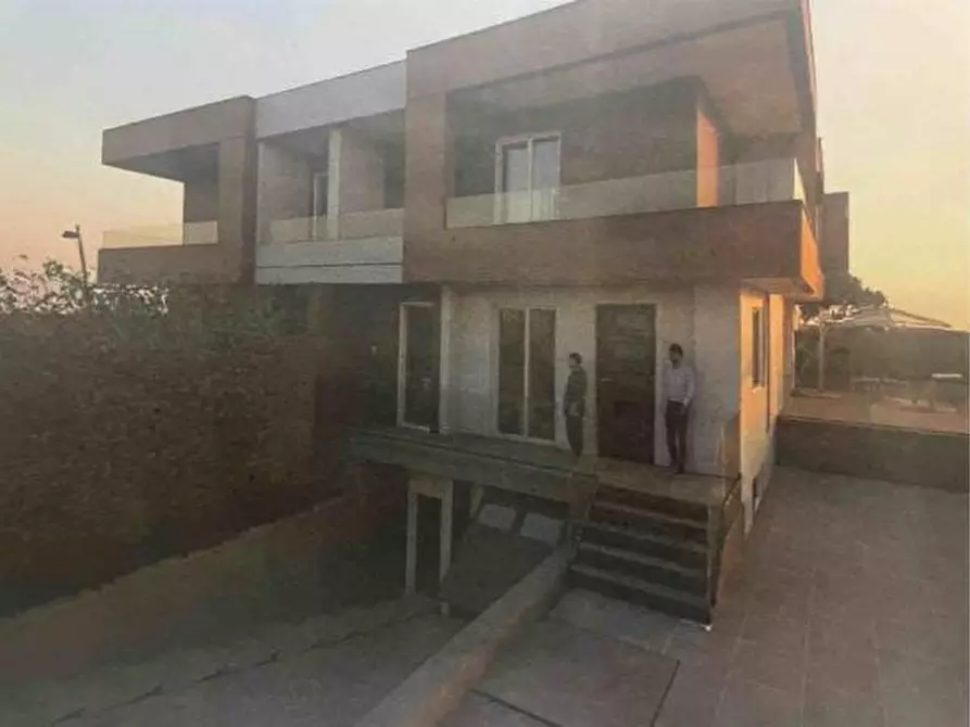 Immagine 5 di Villa in vendita  in VIA CASTAGNOLA SNC a Parete